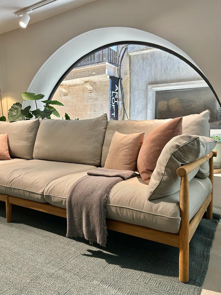 Tibbo Sofa