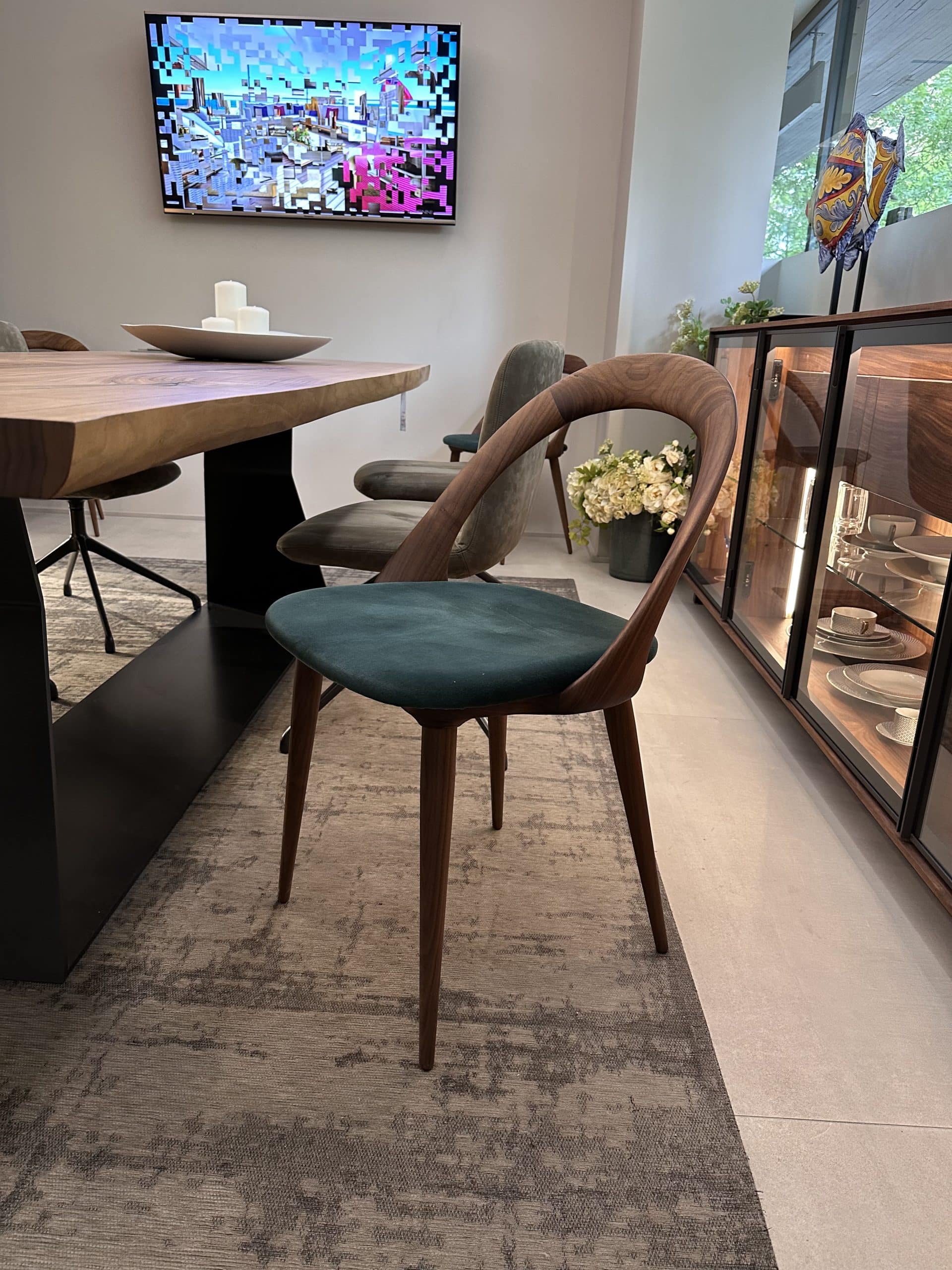 ESTER CHAIR