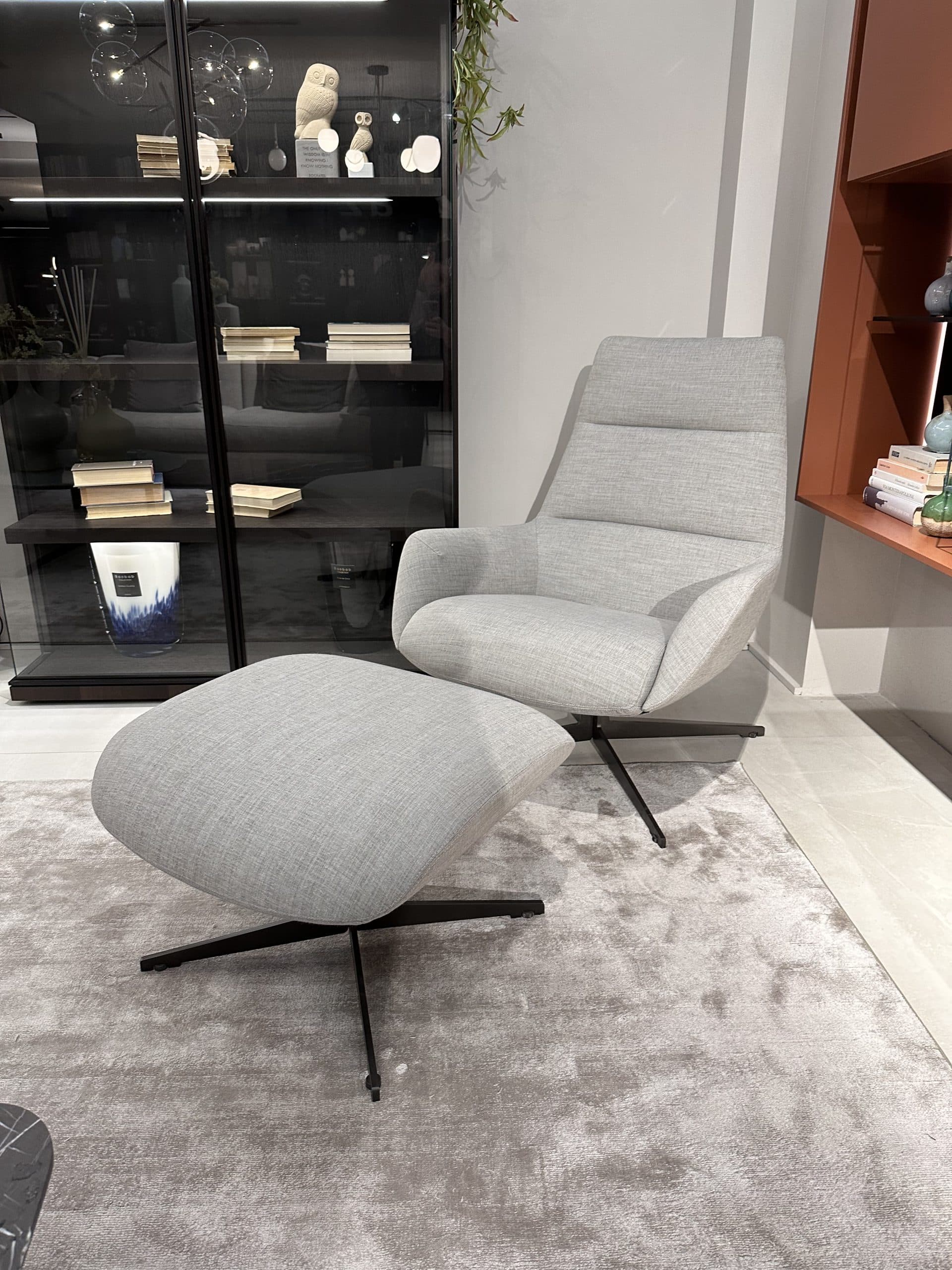 LADY JANE ARMCHAIR